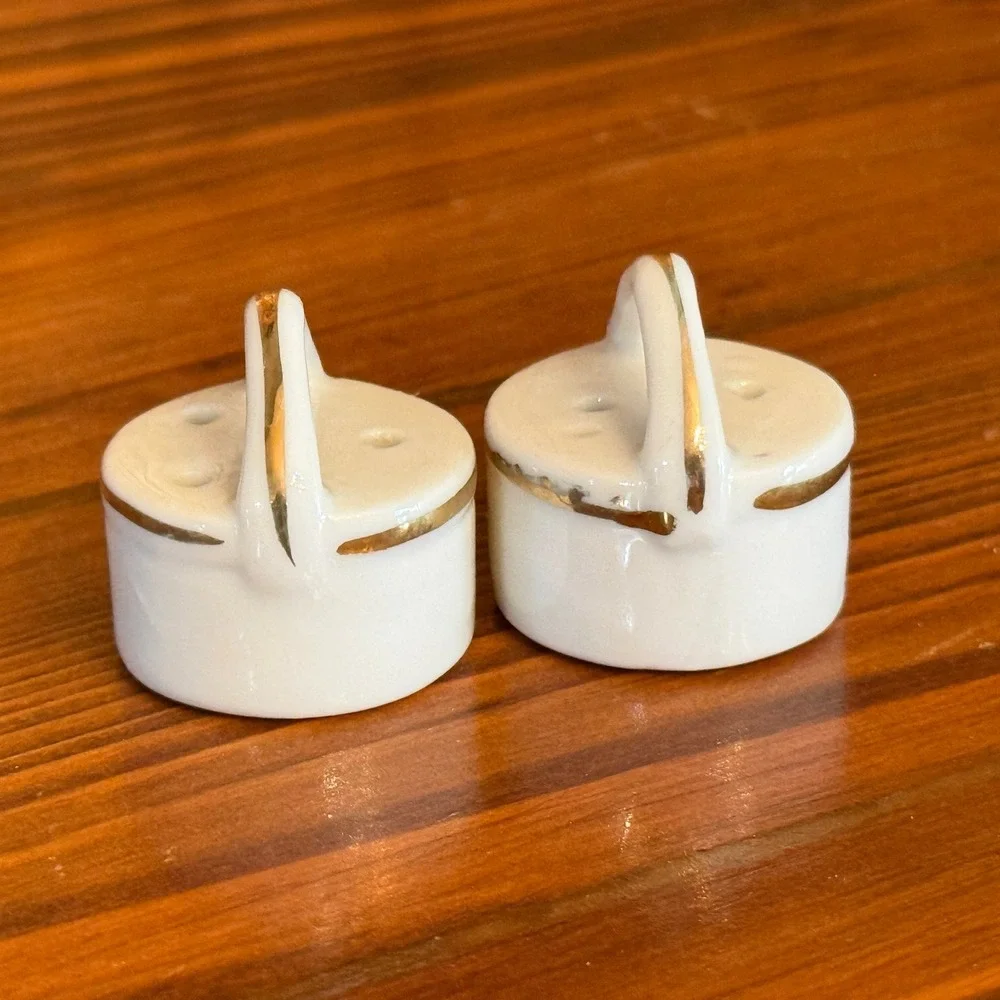 Salt Pepper Shakers White Good Vintage Gold Trim MCM Round